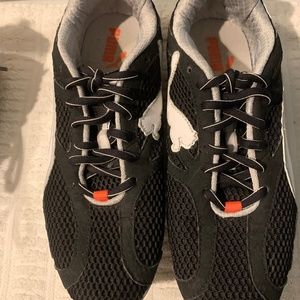 Vintage Black Puma Sneakers ..two sizes available 6.5 and 9